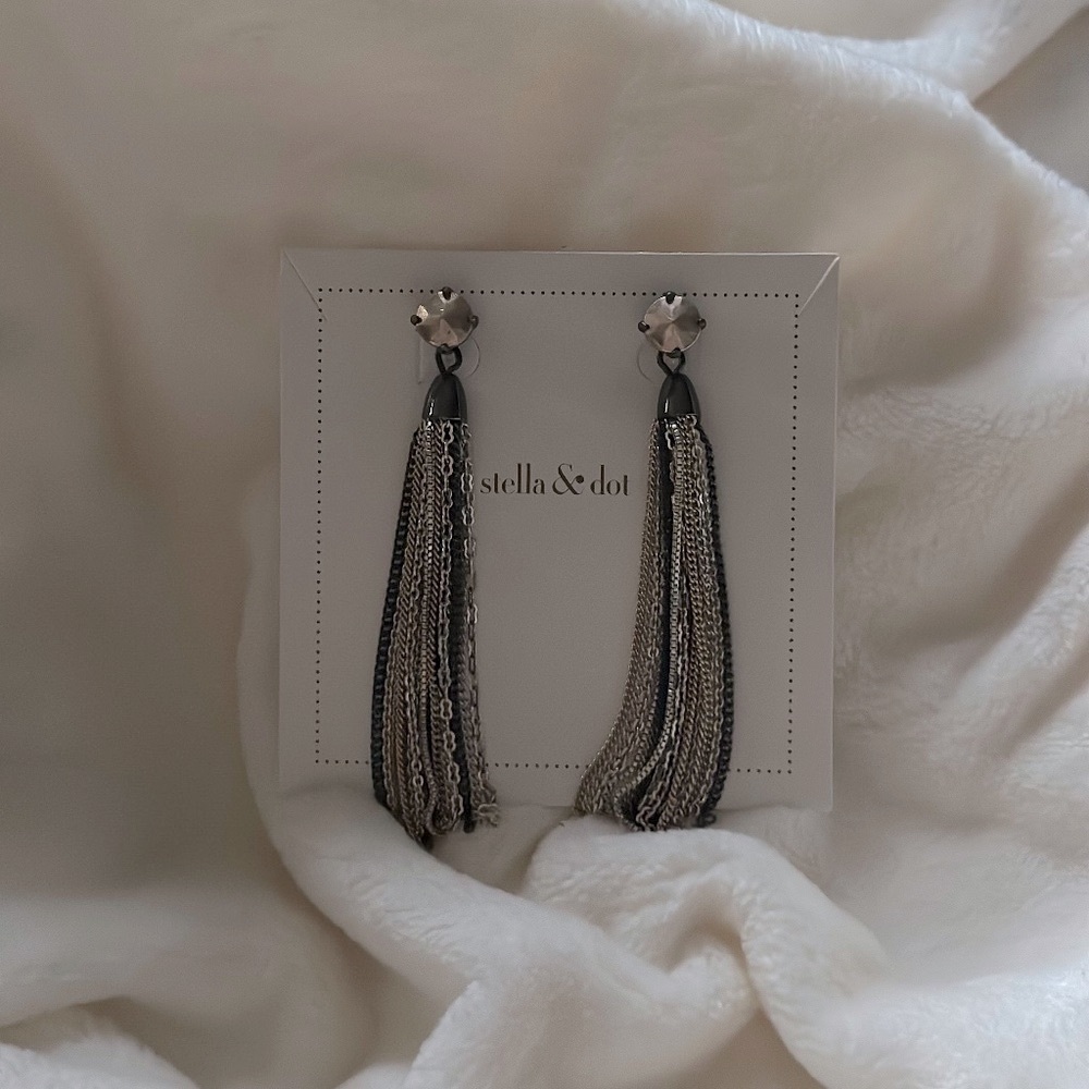 Black & gold-silver tassel earring